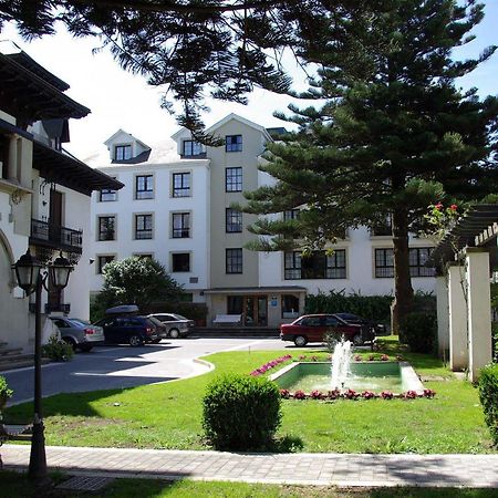 Hotel Y Apartamentos Arias Navia Eksteriør bilde