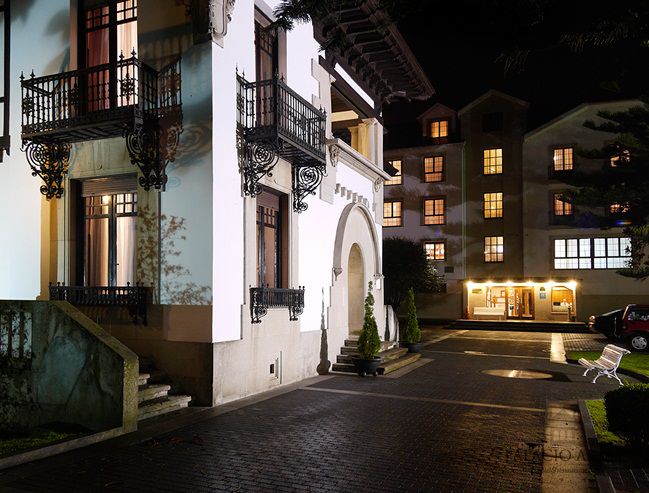 Hotel Y Apartamentos Arias Navia Eksteriør bilde