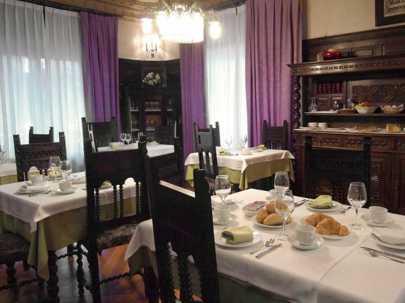 Hotel Y Apartamentos Arias Navia Eksteriør bilde