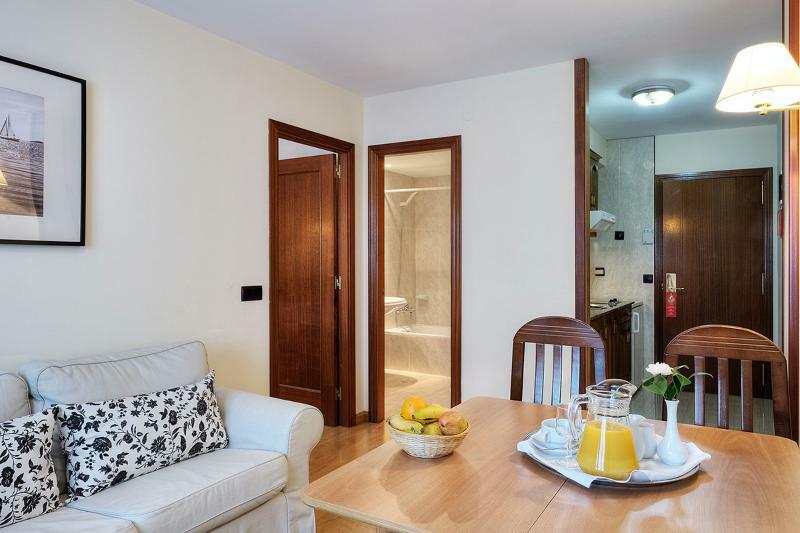 Hotel Y Apartamentos Arias Navia Eksteriør bilde